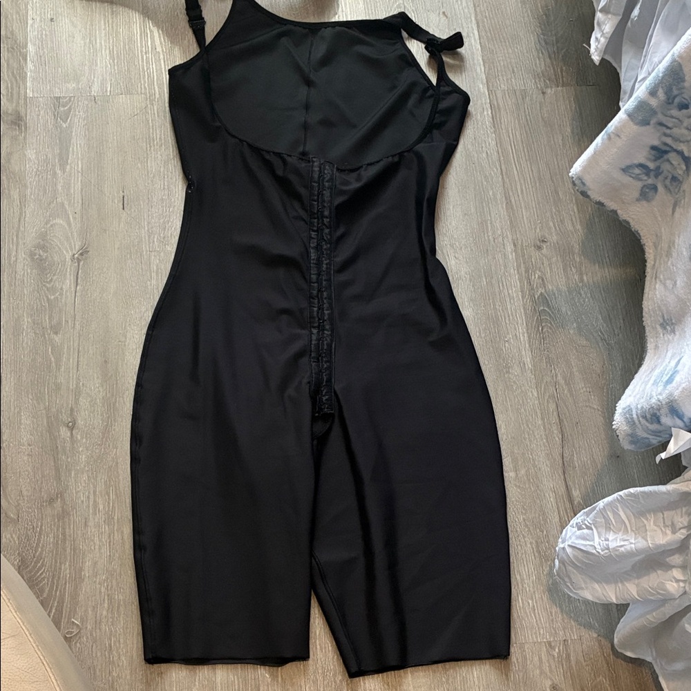 Black Shapewear Bodysuit - Sleek Women’s Compression Garment